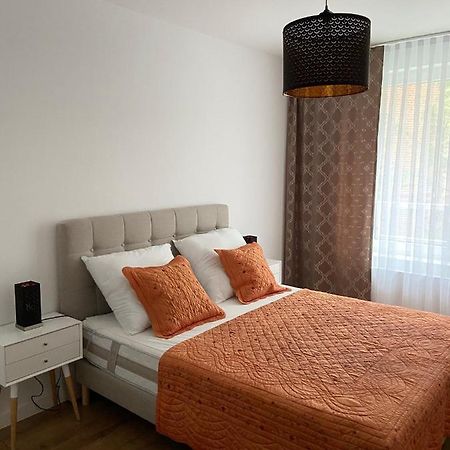 Green Sofa Apartment Вроцлав Екстер'єр фото